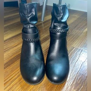 American eagle size 7 boots! Excellent condition!